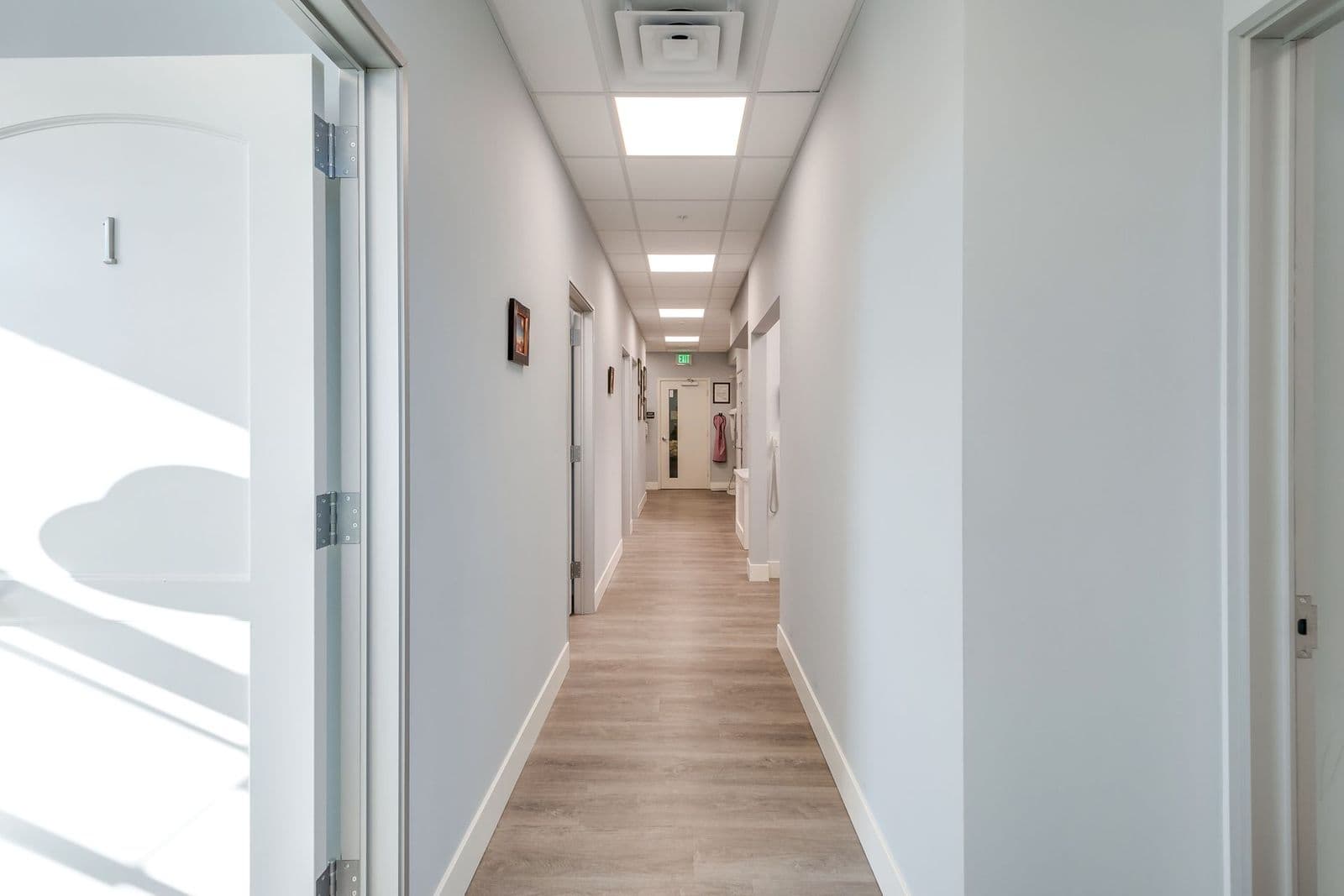 Main treatment corridor in the oral surgery suite